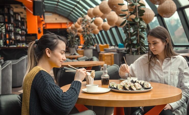 Restaurant décor influencing customer dining choices and preferences